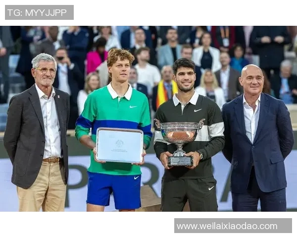 温网现场足球明星齐聚一堂展现运动魅力与激情对决 温网现场足球明星齐聚一堂展现运动魅力与激情对决