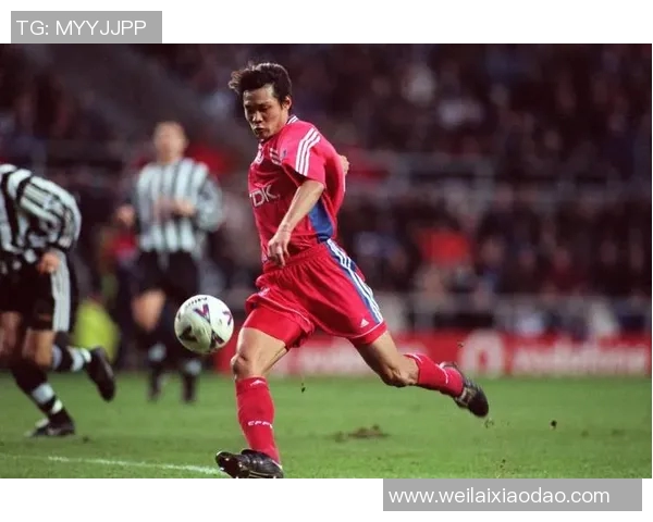 穿越时空的奇遇模特与足球明星的梦想之旅